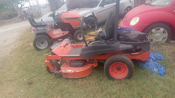 Johnny's Lawnmower Repair & Mechanic Service Photo 7