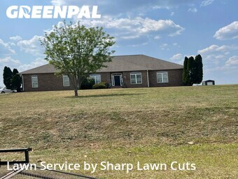 Lawn Cutting nearby Lizella, GA, 