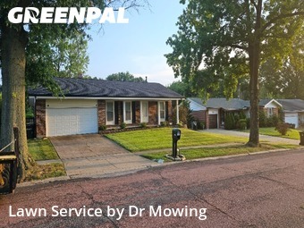 Lawn Cutting nearby Florissant, MO, 
