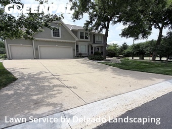 Lawn Service nearby Overland Park, KS, 