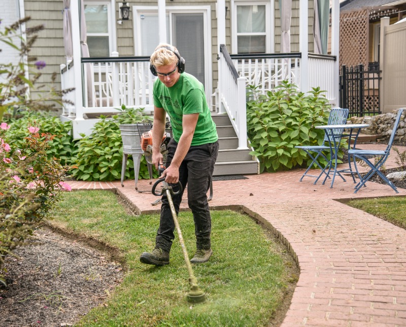 grass-cutting-businesses-in-Riviera Beach-FL