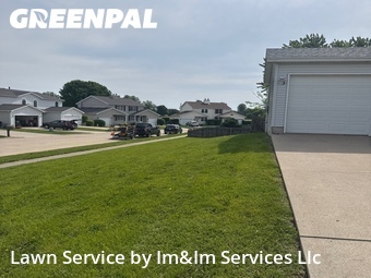 Grass Cutting nearby Normal, IL, 