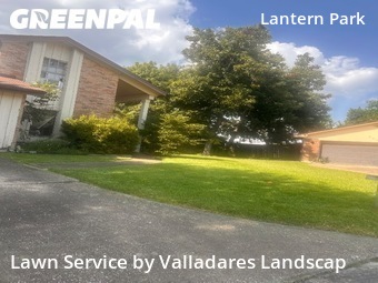 Grass Cutin Baytown,77521,Lawn Mowing by Valladares Landscap, work completed in Dec , 2025