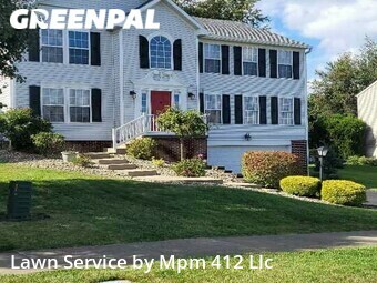 Lawn Mowing Service nearby Moon Township, PA, 