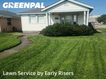 Lawn mowed in Harvey, 70058