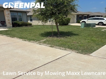 Lawn Mowing Service nearby Hutto, TX, 
