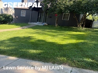 Lawn Maintenance nearby Webster Groves, MO, 