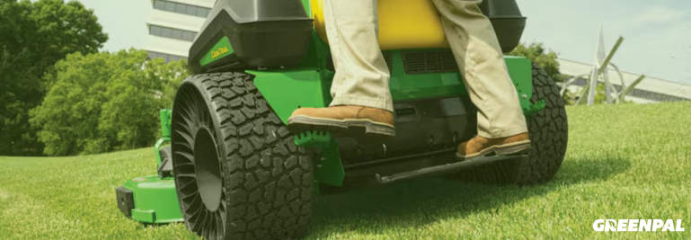 John Deere Q850R Review: Why the 7-Iron PRO Deck Stands Out in Wet Conditions