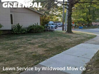 Lawn Maintenance nearby Maryland Heights, MO, 