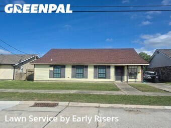 Yard Cutting nearby Violet, LA, 