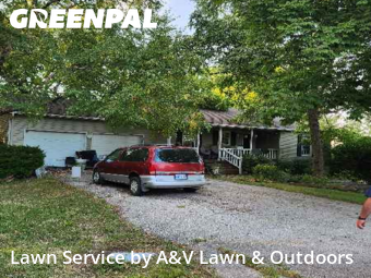 Lawn Maintenance nearby Stilwell, MO, 