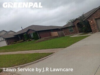 Lawn Maintenance nearby Moore, OK, 