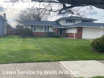 Lawn mowed in Mayfield Heights, 44124