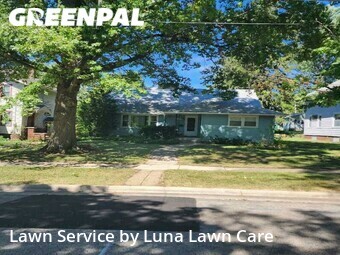 Lawn Maintenance nearby Rockford, IL, 
