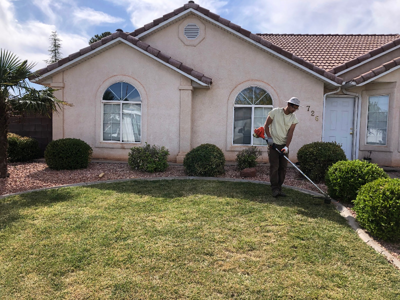 Far Hills Lawn Care Lawn Care Services in Ivins, UT