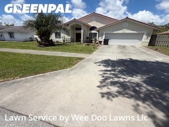 Lawn mowed in Boca Raton, 33487