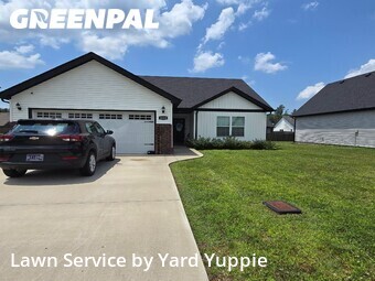 Lawn Mow nearby Clarksville, KY, 