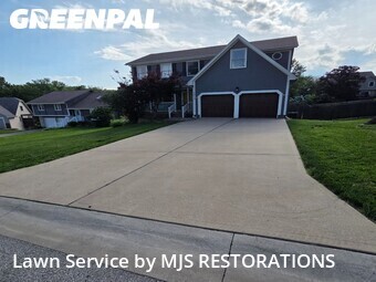 Lawn Maintenance nearby Lee's Summit, MO, 