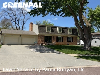 Lawn Maintenance nearby Papillion, NE, 