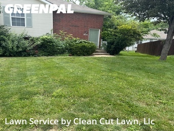 Lawn Care Service nearby Blue Springs, MO, 