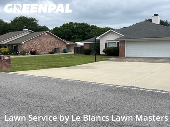Grass Cutting nearby Broussard, LA, 