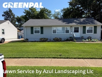 Lawn Maintenance nearby Overland, MO, 