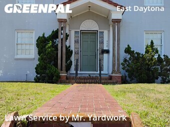 Lawn mowed in Daytona Beach, 32118
