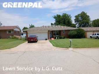 Lawn Mow nearby Yukon, OK, 