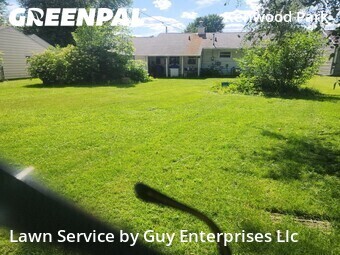Yard Mowing nearby Cedar Rapids, IA, 