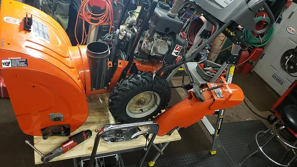 LMW SNOWBLOWER REPAIR Photo 2