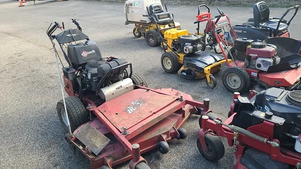 Neighborhood Lawnmower Repair Photo 7