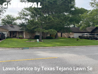 Lawn Mowing Service nearby Crosby, TX, 