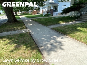 Lawn Mowing nearby Cudahy, WI, 
