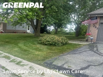 Lawn Mowing nearby Oak Creek, WI, 
