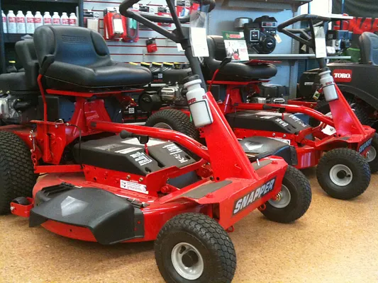 Bob's Garden Equipment Lawn Photo 3