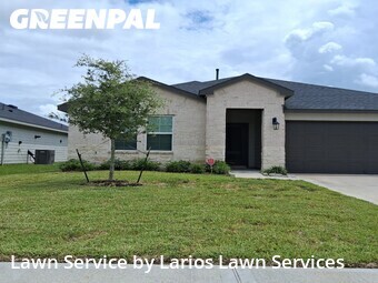 Lawn Mowing nearby Rosharon, TX, 