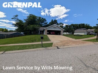 Yard Cutting nearby Ballwin, MO, 