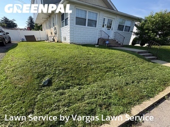 Lawn Maintenance nearby Glenside, PA, 