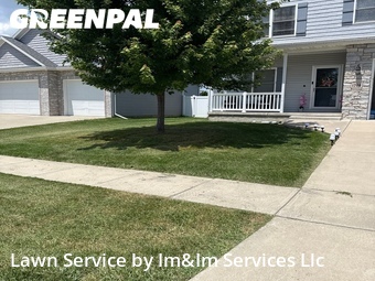 Lawn mowed in Bloomington, 61704