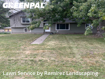 Lawn Mowing nearby Des Moines, IA, 