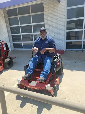 Lawn & Garden Warehouse Inc. Photo 3