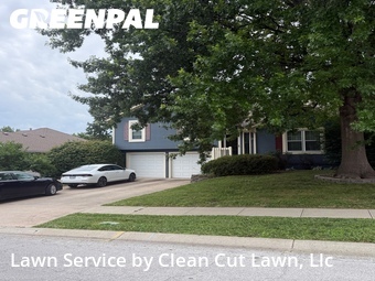 Lawn Mowing Service nearby Lee's Summit, MO, 