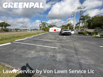 Lawn mowed in West Palm Beach, 33407