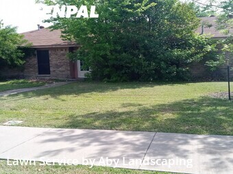 Lawn mowed in Rowlett, 75088