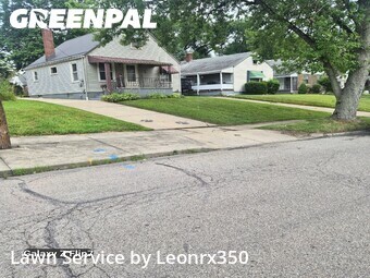 Lawn Mowing Service nearby Struthers, OH, 