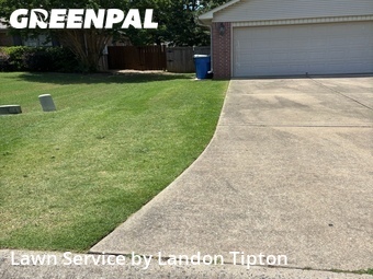 Lawn mowed in Conway, 72034