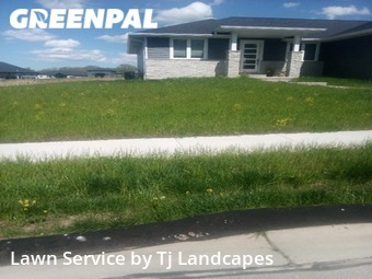 Lawn Mowing Service nearby Ashwaubenon, WI, 