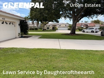 Lawn mowed in Naples, 34119