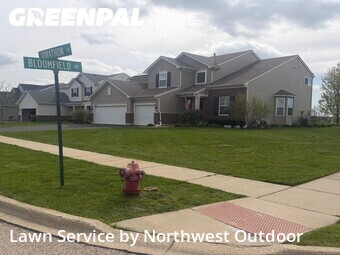 Lawn Maintenance nearby Woodstock, IL, 