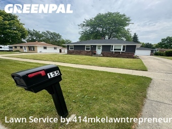 Lawn Mowing Service nearby Oak Creek, WI, 